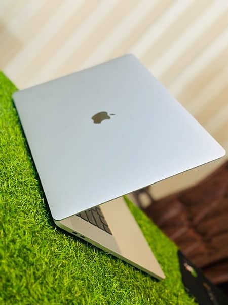MacBook Pro 2019 Core-i9 8-Core 16inch CTO Version New Stock 6