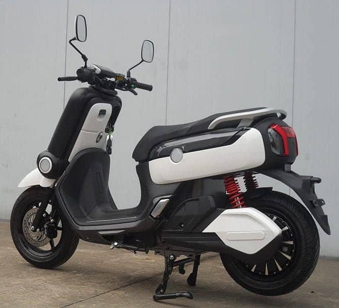 ladies Scooty for sale 1