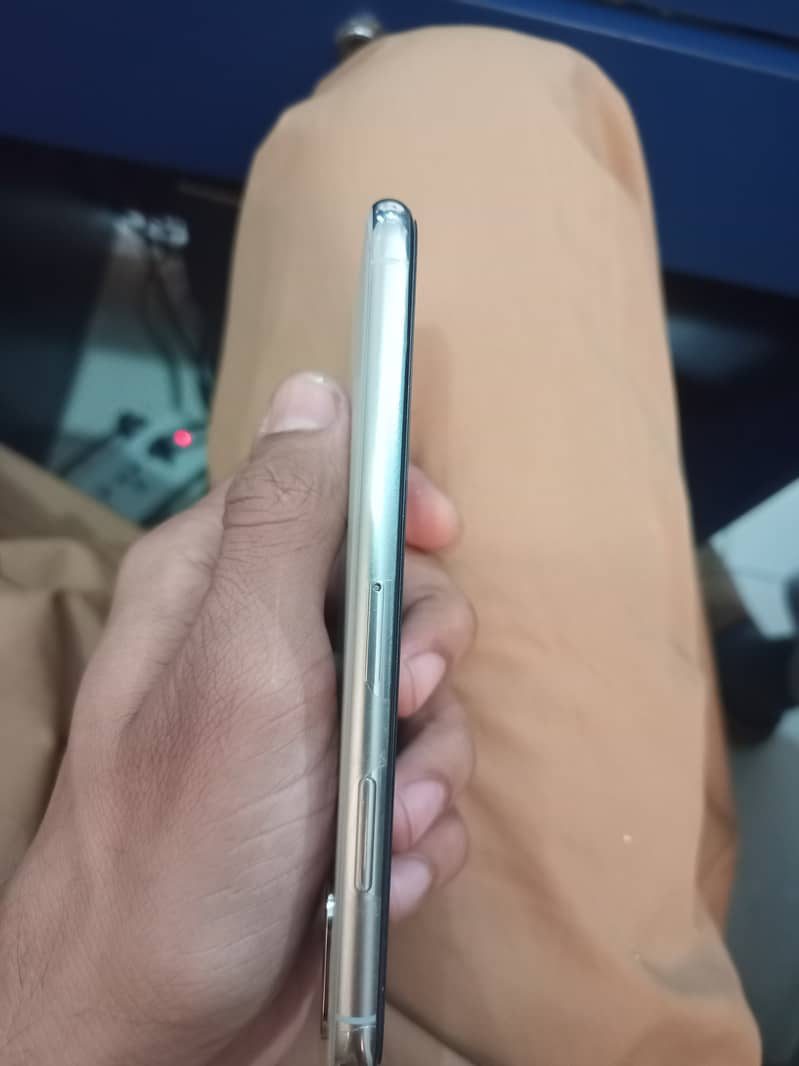 Iphone X 64GB pta approved Clear Set hai 3