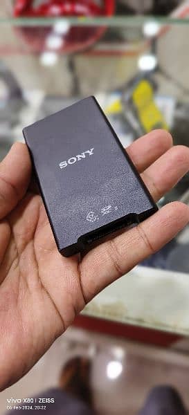 Sony CF Express Card 160GB & Card Sony Reader available 1