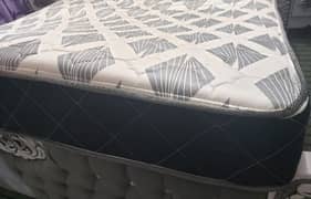 Spring mattress king size, al khair ka, very good condition. 0