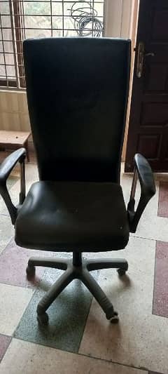 Big boos chair for sale in low price . Used like a new