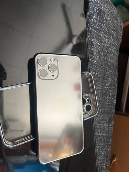 iphone 11 pro 10/10 condition full oky non pta 64gb 0