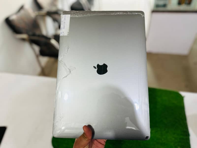Apple Macbook Pro & Air M1 Chip (Best Price Available) 14