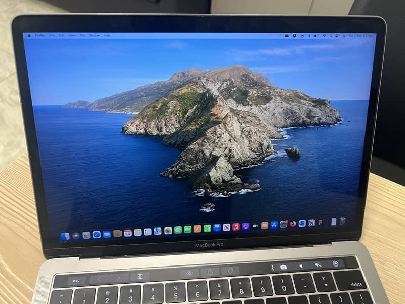 Space Gray Macbook Pro 13" 2017 Core i5 Touchbar 1