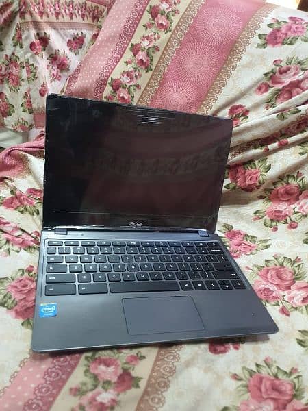 Acer c740 Laptop 5th generation 128gb ssd 2