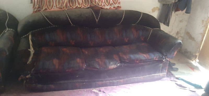 5 seater sofa set for sale. . 4