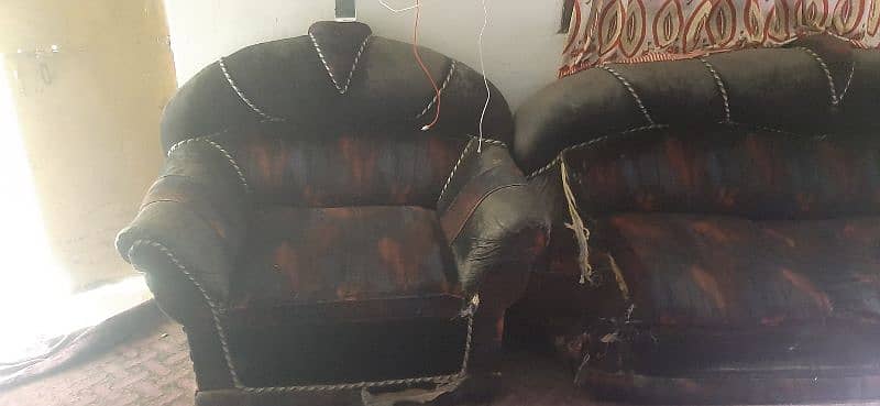 5 seater sofa set for sale. . 6