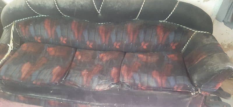 5 seater sofa set for sale. . 7