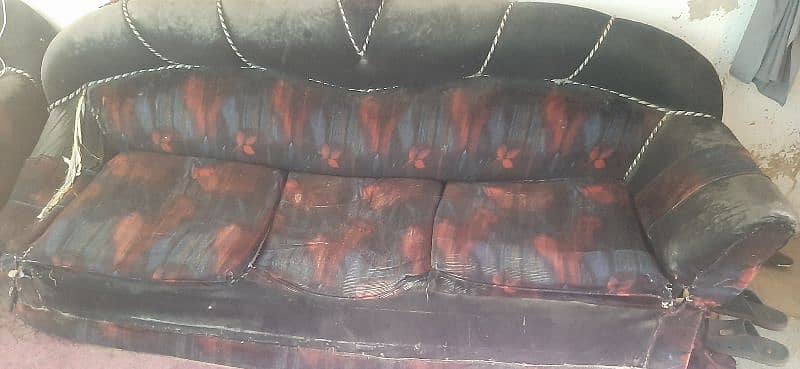 5 seater sofa set for sale. . 8
