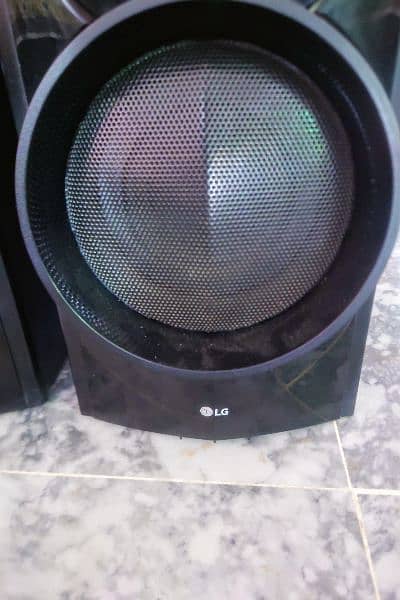 Orignal LG XBoom Tower Speaker 5