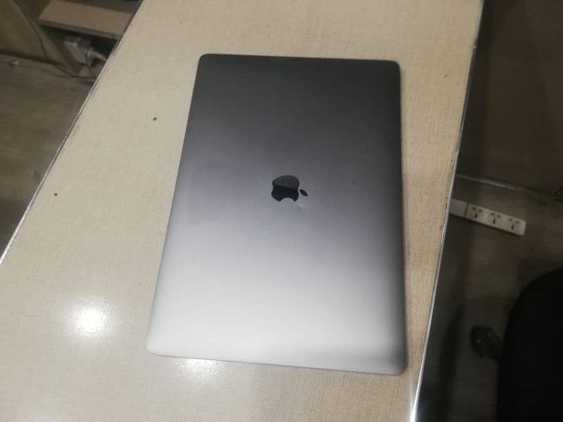 Apple MacBook pro air i5 i7 i9 m1 m2 m3 all models available 4