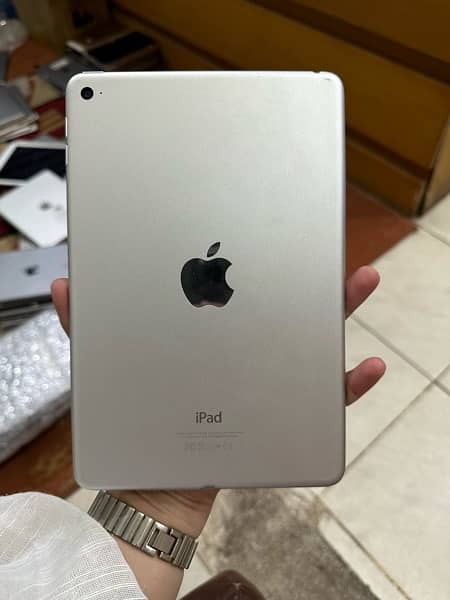 iPad Air 2 | iPad mini 4 6