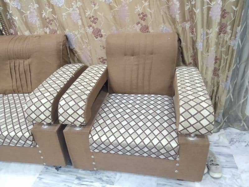 7 seater set good condition 1