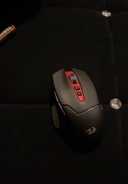 RedDragon m690 mirage wireless gaming mouse with mappable buttons. 0