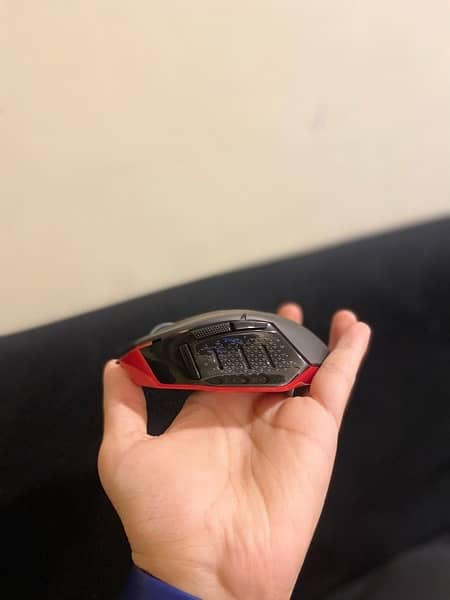 RedDragon m690 mirage wireless gaming mouse with mappable buttons. 3