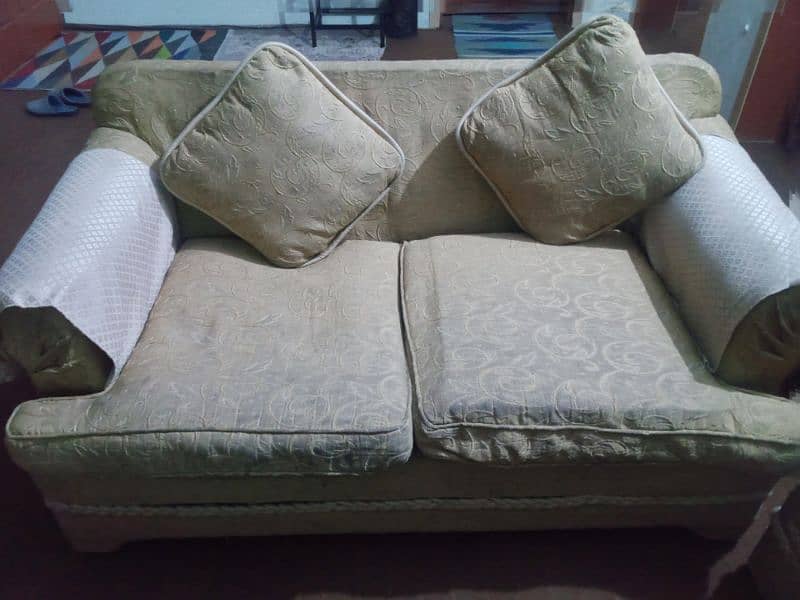 i want to sale my 7seater solid wood sofa set condition 10/7 1