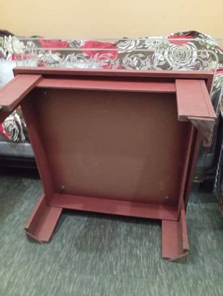 center table 3 by 3 ft for sale in new condition 1