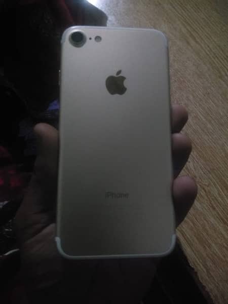 iPhone 7 gold Color 32gb non pta(bypass) 1