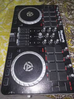 Numark DJ Mixtrack Pro II 0