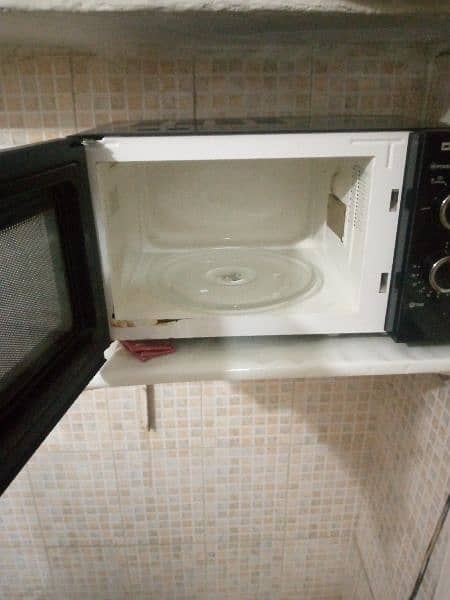 microwave oven very good condition 4