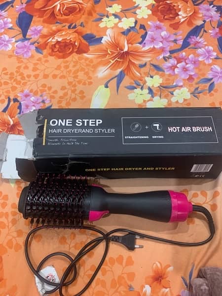 3 in 1 Straightener + Dryer & Styler 0