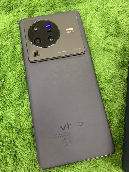 VIVO X80 Pro 2