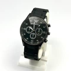 stylish watch in a reasonable price. . . . delivery free.