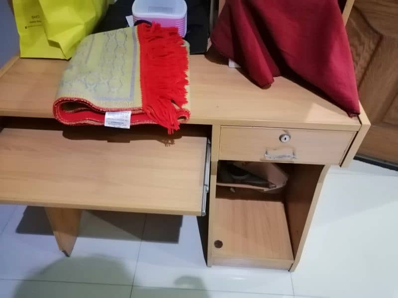 Study & Computer table in excellent condition 1