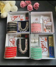 custamized eid gift boxes available