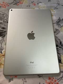 IPad Air 3, 256GB silver with original box and charger 0