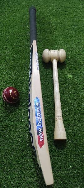 High quality English Willow cricket bats available at reasonable rate 5