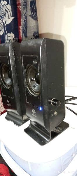Logitech original multimedia speaker All ok Only AUX pin se chalta he 3