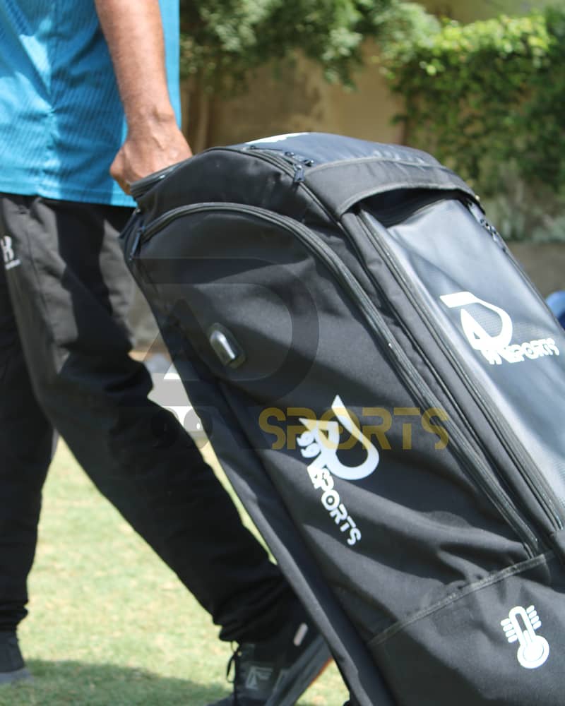 Cricket kit duffle bag /sports bag/cricket bag 1