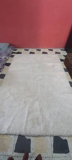 white rug 0