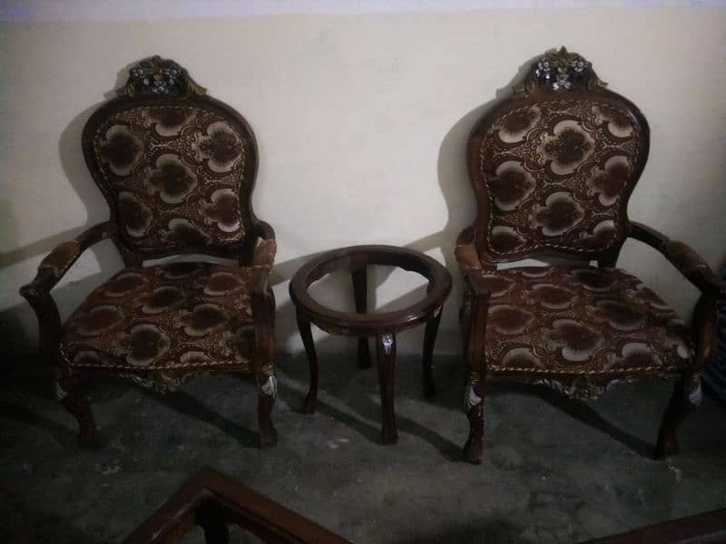 Chinioti bedroom chairs/coffee table 1