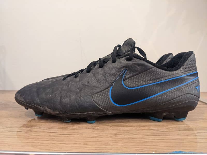 Nike Tiempo Legend 8 in good condition football shoes sports shoes 1