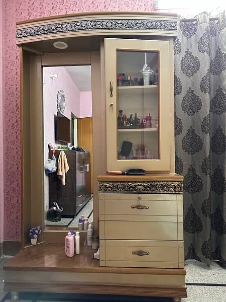 Best condition bed with dressing table 1