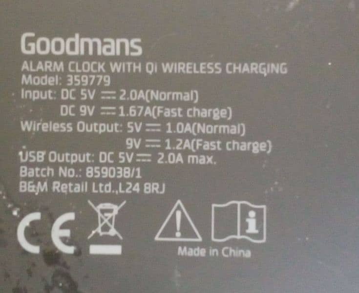 Goodmans Qi wireless charging alarm clock 3