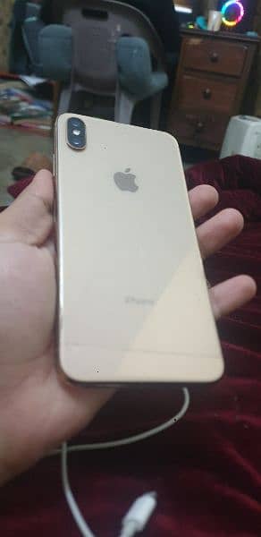 iphone xsmax jv approved 10/10 golden color 3