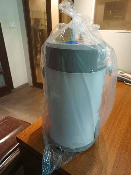 Brand New Instant Electric & Gas Water Geiser for Sale 3