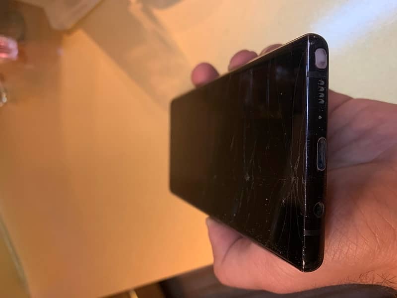 Samsung note 8 in rough condition 3