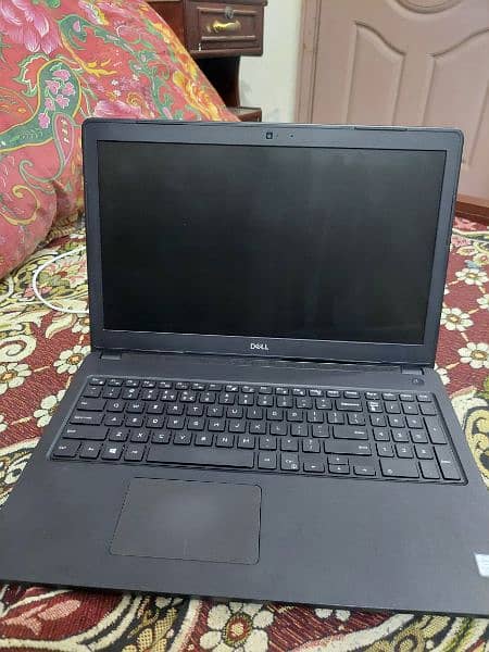 Dell core i5 7th generation  256 gb ssd  8gb ram 10/9 just battery die 1