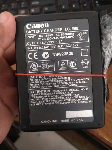 Canon LC-E6E Battery Charger 0
