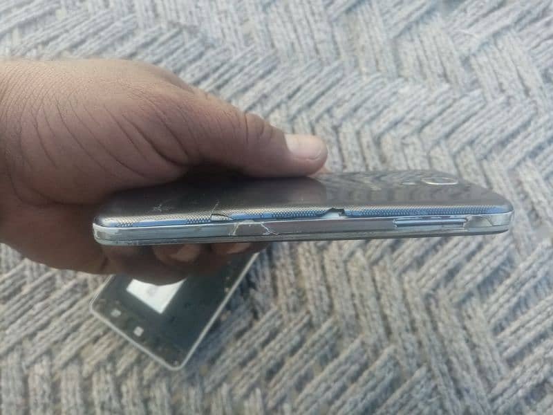 Samsung A5 aur S4 board hain working condition main hain 10