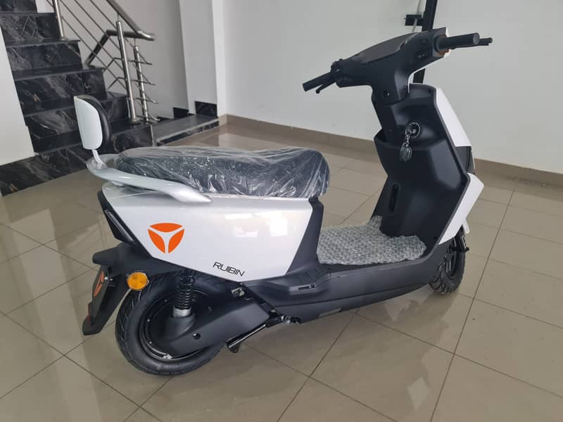 Yadea Robin Electric Scooty Scooter for Sale 1