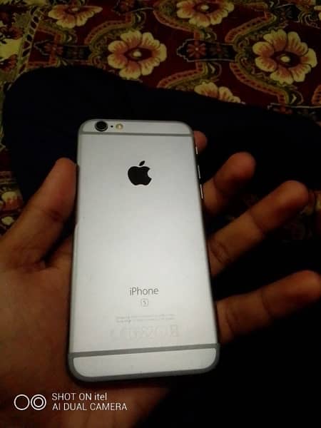 I am selling my I phone 6s pta approved 3