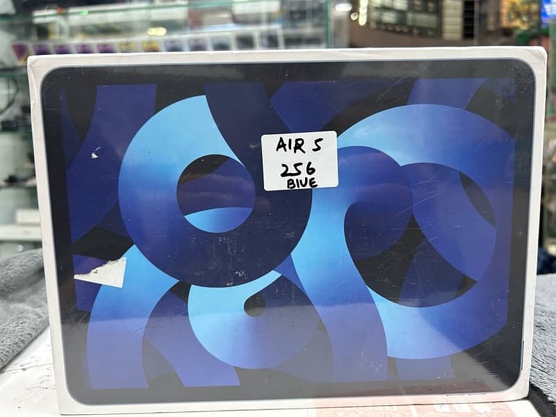 Apple iPad Air 5 256GB Box Pack Blue color Non active 1