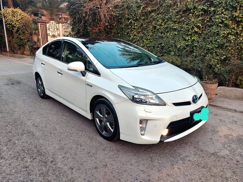 TOYOTA PRIOUS BRAND NEW 0