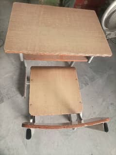 Tables n Chair 0